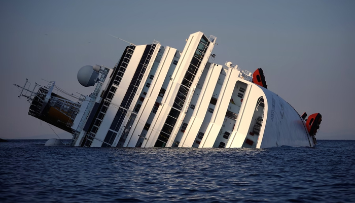 Italian Cruise समुद्र में कैसे हुई गायब?